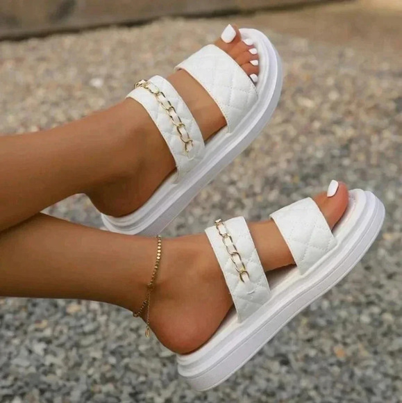 Women Quilted Chain Decor Flat Sandals, Fashion White Slide Sandals - Picture 1 of 6